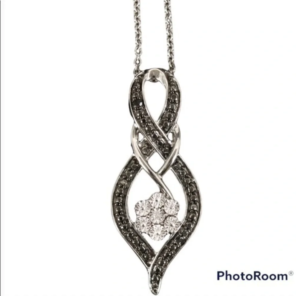 JWBR Diamond pendant & earring set